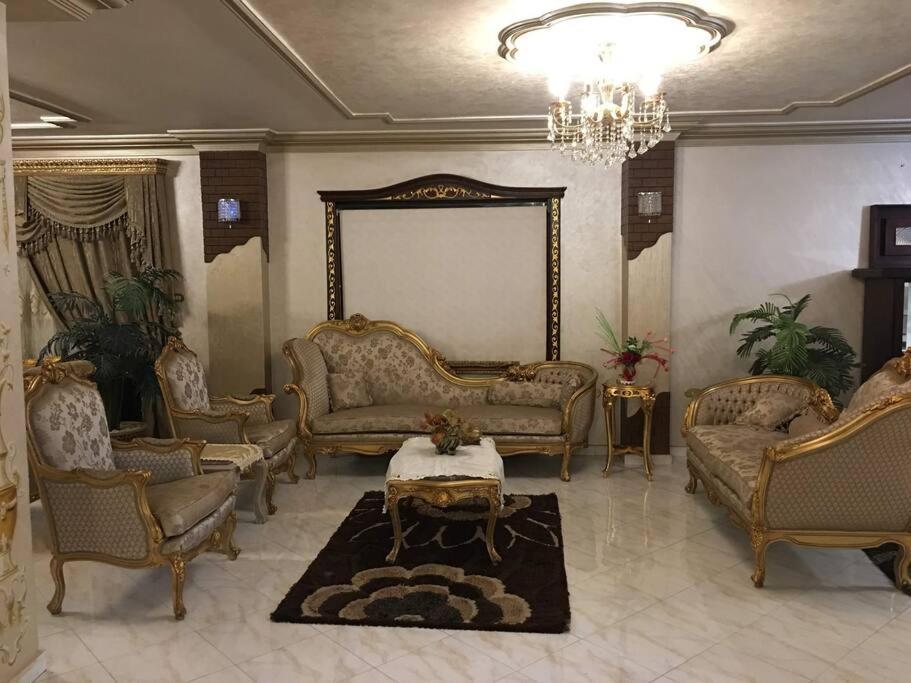 Royal Pyramids Palace Residence Il Il Cairo Esterno foto