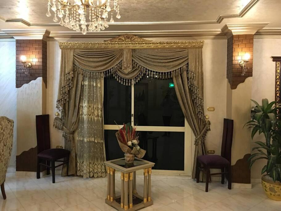 Royal Pyramids Palace Residence Il Il Cairo Esterno foto