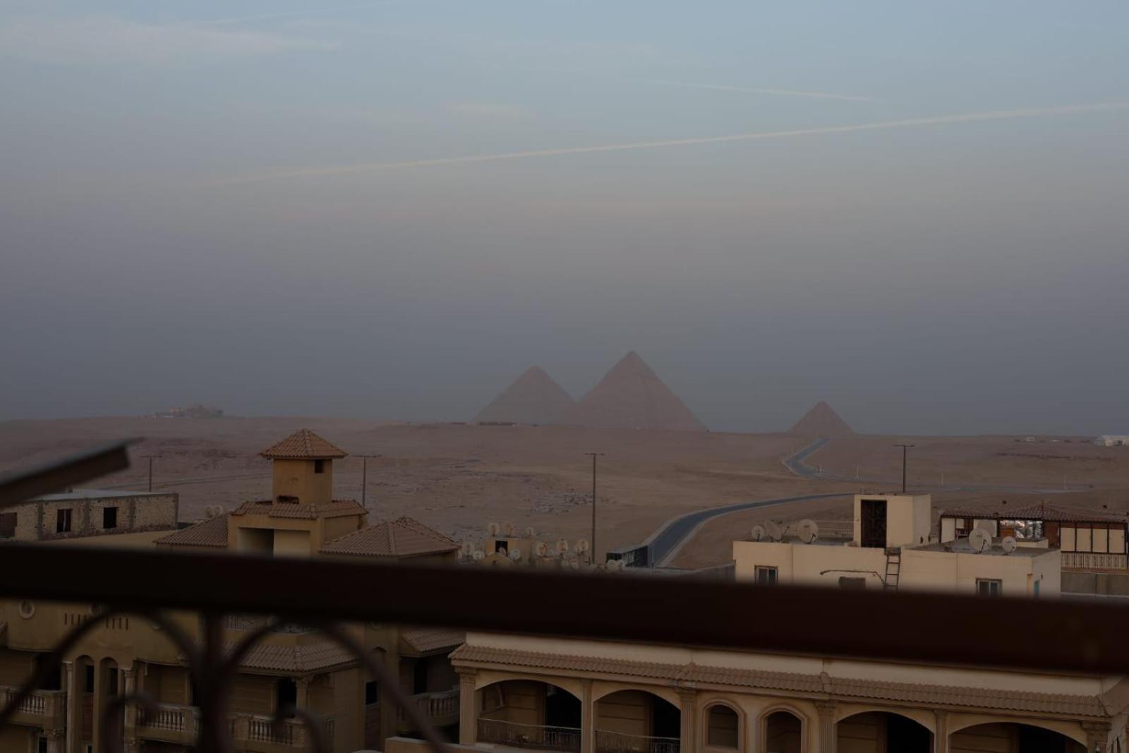 Royal Pyramids Palace Residence Il Il Cairo Esterno foto